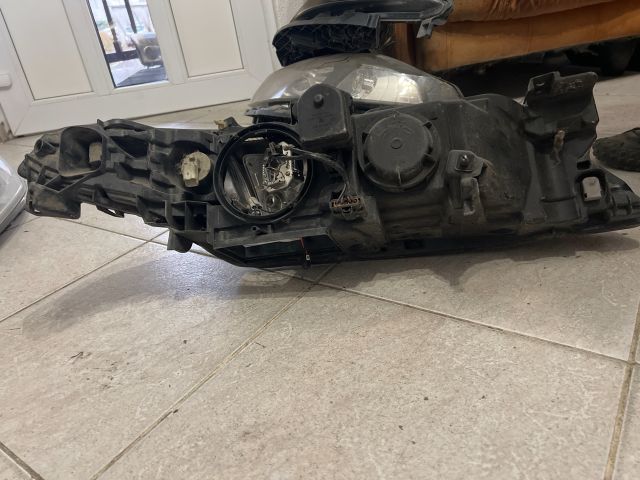 bontott RENAULT LAGUNA II Bal Xenon Fényszóró