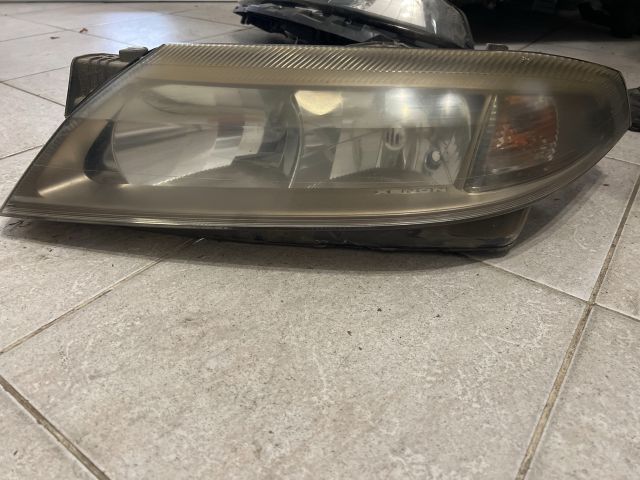 bontott RENAULT LAGUNA II Bal Xenon Fényszóró