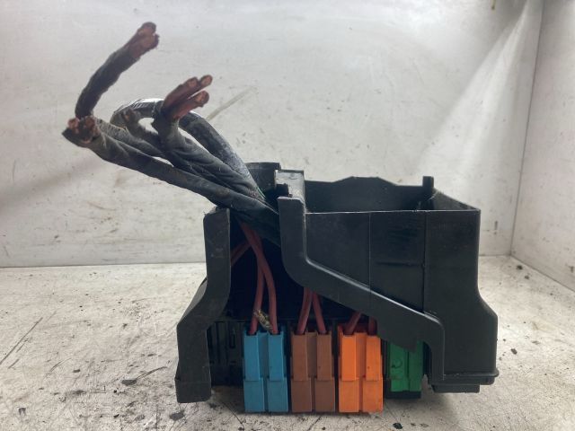 bontott RENAULT LAGUNA II Biztosítéktábla Doboz