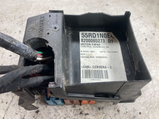 bontott RENAULT LAGUNA II Biztosítéktábla Doboz