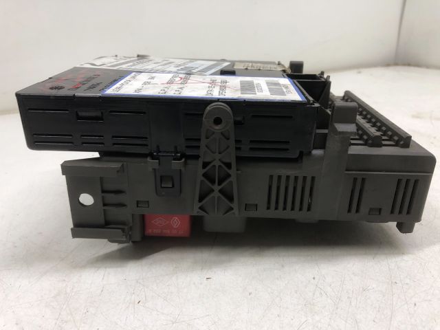 bontott RENAULT LAGUNA II Biztosítéktábla Utastér