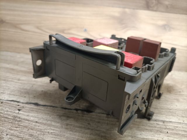 bontott RENAULT LAGUNA II Biztosítéktábla Utastér