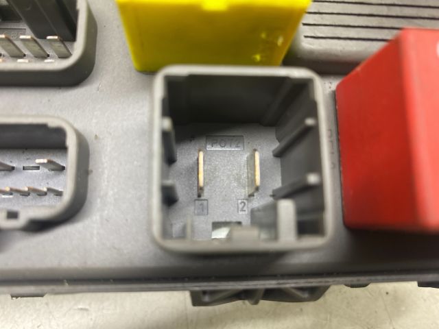 bontott RENAULT LAGUNA II Biztosítéktábla Utastér