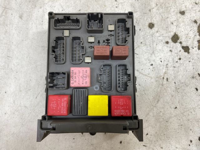 bontott RENAULT LAGUNA II Biztosítéktábla Utastér