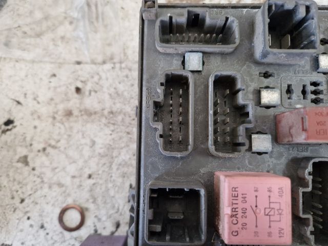 bontott RENAULT LAGUNA II Biztosítéktábla Utastér