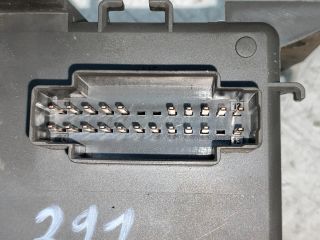 bontott RENAULT LAGUNA II Biztosítéktábla Utastér