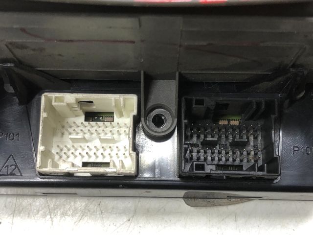 bontott RENAULT LAGUNA II Biztosítéktábla Utastér