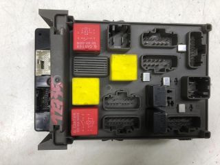 bontott RENAULT LAGUNA II Biztosítéktábla Utastér