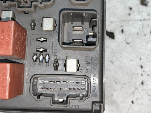 bontott RENAULT LAGUNA II Biztosítéktábla Utastér