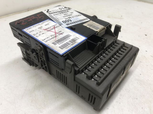 bontott RENAULT LAGUNA II Biztosítéktábla Utastér