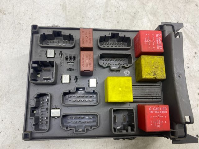 bontott RENAULT LAGUNA II Biztosítéktábla Utastér