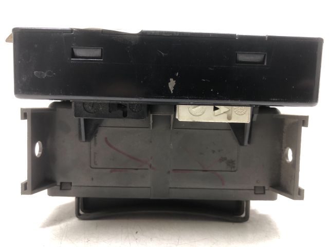 bontott RENAULT LAGUNA II Biztosítéktábla Utastér