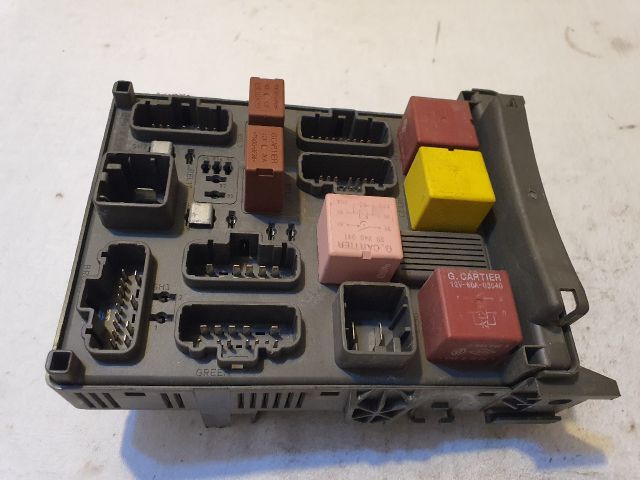 bontott RENAULT LAGUNA II Biztosítéktábla Utastér