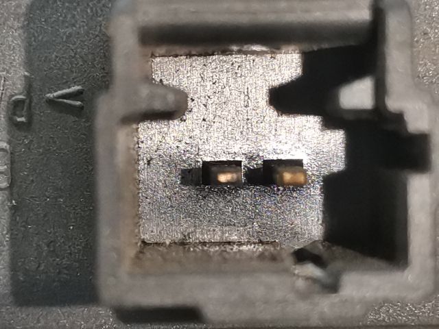 bontott RENAULT LAGUNA II Csomagtér Nyitó Kar / Gomb