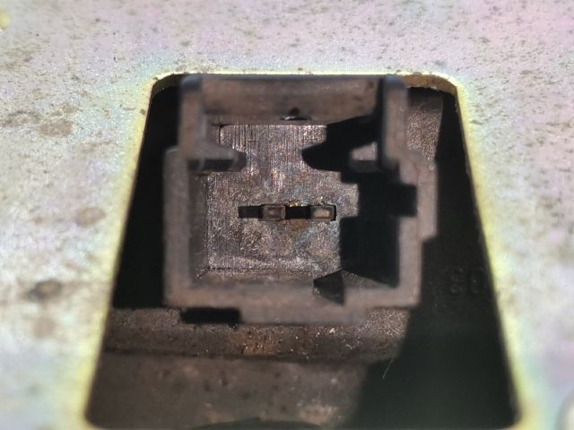 bontott RENAULT LAGUNA II Csomagtérajtó Kapcsoló