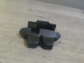 bontott RENAULT LAGUNA II Csomagtérajtó Zárbetét