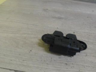 bontott RENAULT LAGUNA II Csomagtérajtó Zárbetét