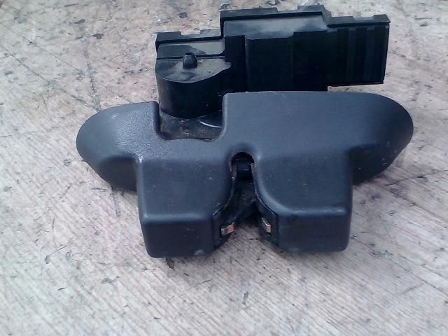 bontott RENAULT LAGUNA II Csomagtérajtó Zárszerkezet