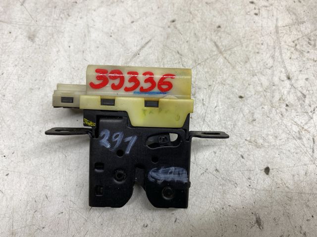 bontott RENAULT LAGUNA II Csomagtérajtó Zárszerkezet