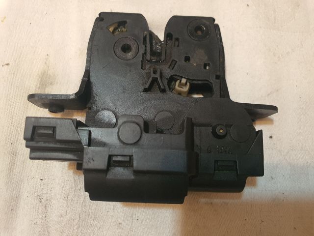 bontott RENAULT LAGUNA II Csomagtérajtó Zárszerkezet