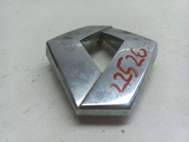 bontott RENAULT LAGUNA II Első Embléma