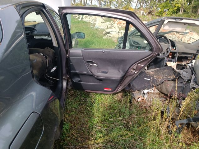 bontott RENAULT LAGUNA II Első Hamutartó