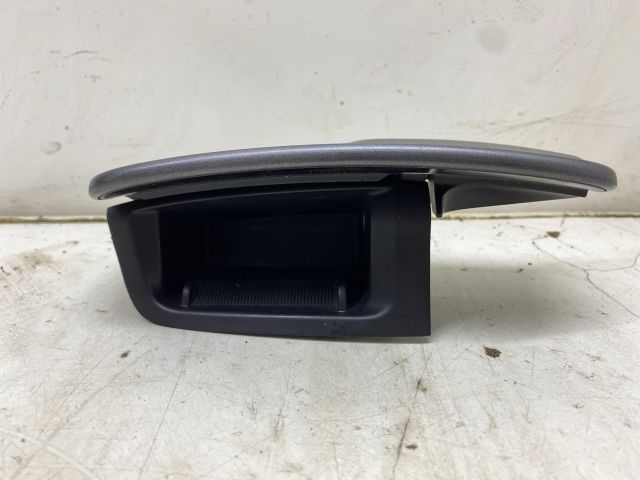 bontott RENAULT LAGUNA II Első Hamutartó