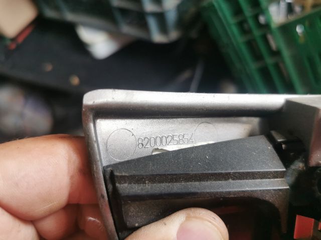 bontott RENAULT LAGUNA II Első Hamutartó