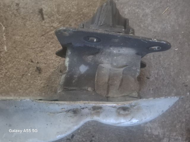 bontott RENAULT LAGUNA II Első Lökhárító Merevítő (Fém)