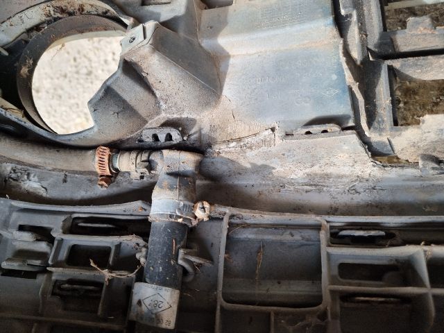 bontott RENAULT LAGUNA II Első Lökhárító (Részeivel)