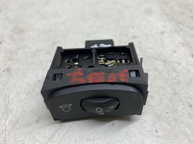 bontott RENAULT LAGUNA II Fényszórómagasság Állító Kapcsoló