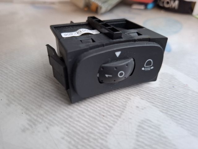 bontott RENAULT LAGUNA II Fényszórómagasság Állító Kapcsoló