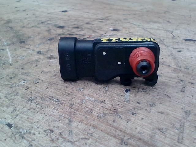 bontott RENAULT LAGUNA II GPS Antenna