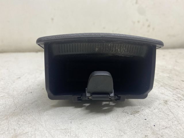 bontott RENAULT LAGUNA II Hátsó Hamutartó