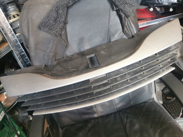 bontott RENAULT LAGUNA II Hűtőrács