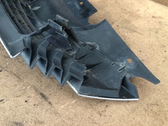 bontott RENAULT LAGUNA II Hűtőrács