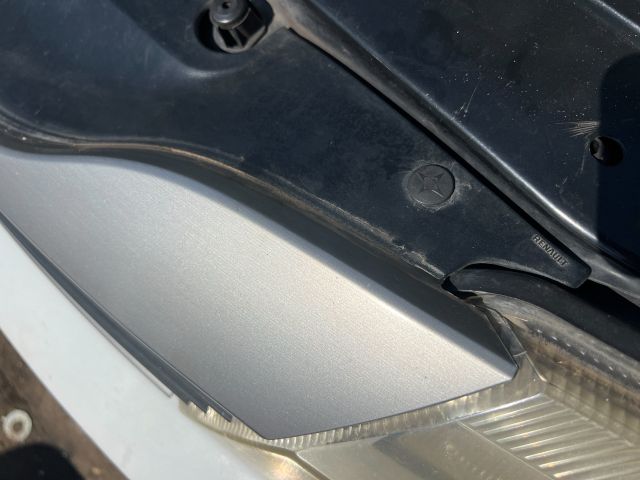 bontott RENAULT LAGUNA II Hűtőrács