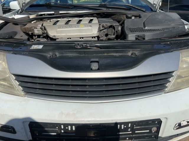 bontott RENAULT LAGUNA II Hűtőrács