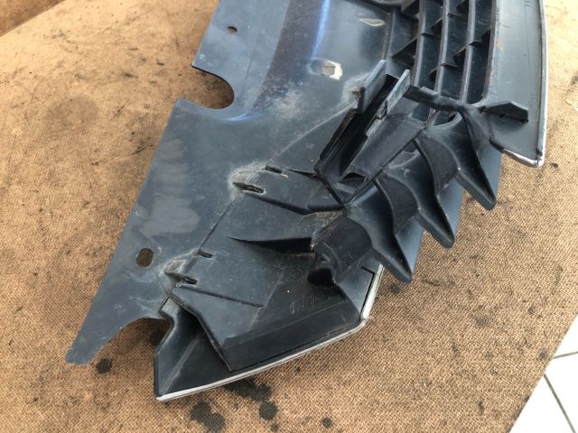 bontott RENAULT LAGUNA II Hűtőrács