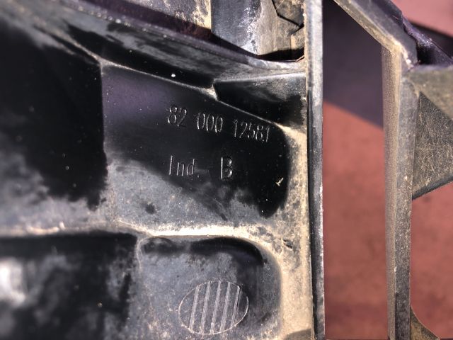 bontott RENAULT LAGUNA II Hűtőrács