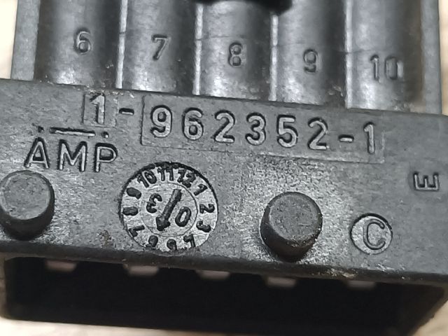 bontott RENAULT LAGUNA II Jobb első Ablakemelő Kapcsoló