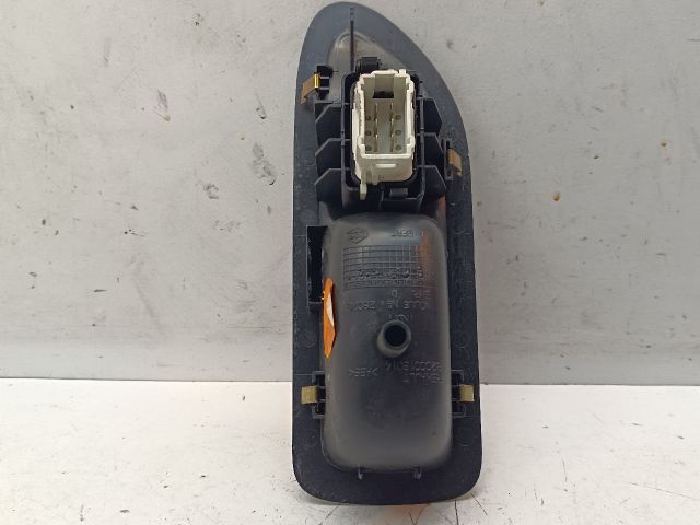 bontott RENAULT LAGUNA II Jobb első Ablakemelő Kapcsoló