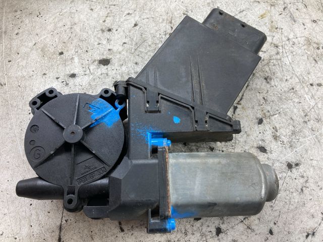 bontott RENAULT LAGUNA II Jobb első Ablakemelő Motor