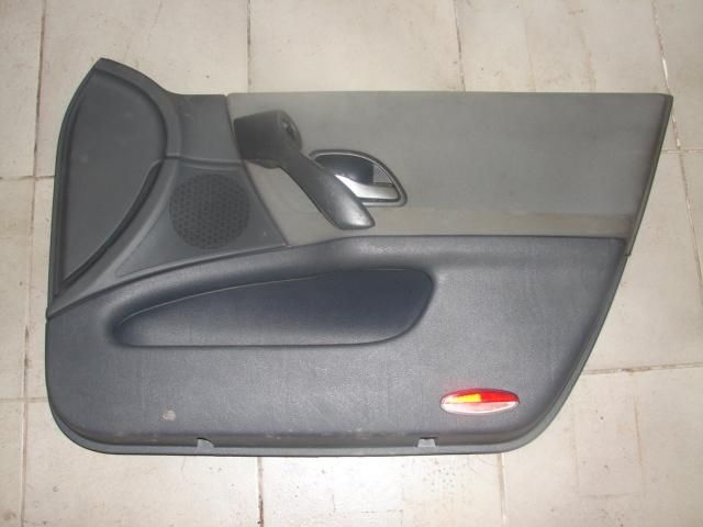 bontott RENAULT LAGUNA II Jobb első Ajtó Kárpit