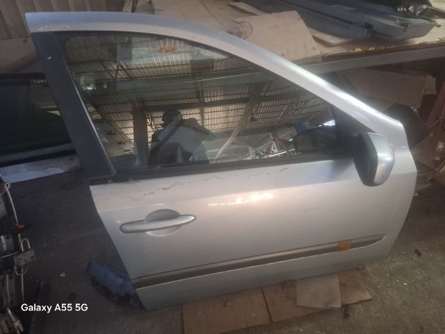 bontott RENAULT LAGUNA II Jobb első Ajtó (Részeivel)