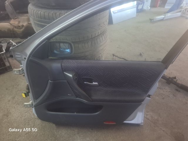 bontott RENAULT LAGUNA II Jobb első Ajtó (Részeivel)