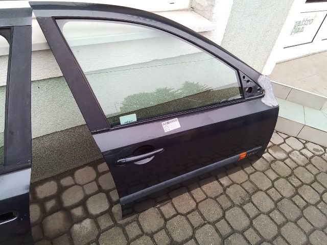 bontott RENAULT LAGUNA II Jobb első Ajtó (Részeivel)