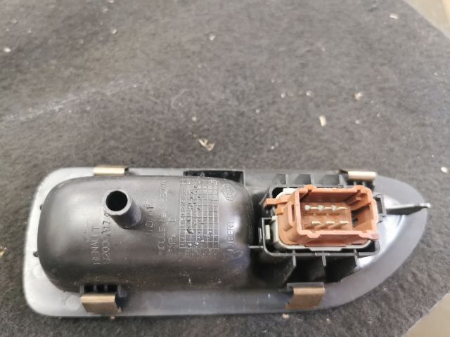 bontott RENAULT LAGUNA II Jobb hátsó Ablakemelő Kapcsoló