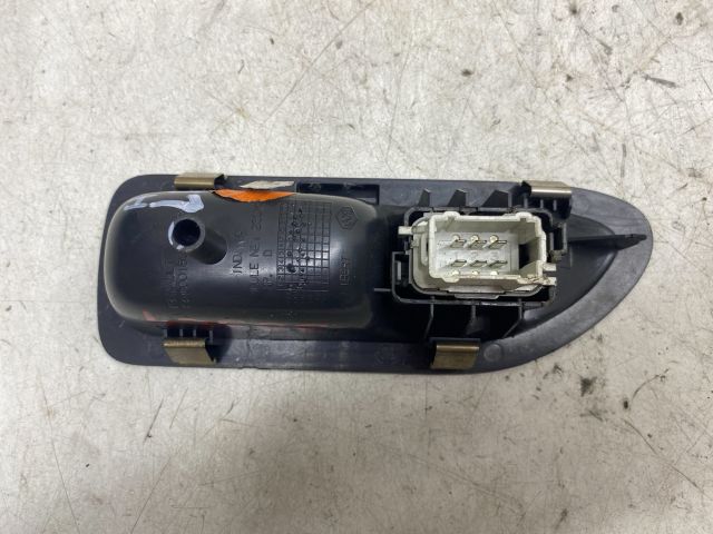 bontott RENAULT LAGUNA II Jobb hátsó Ablakemelő Kapcsoló