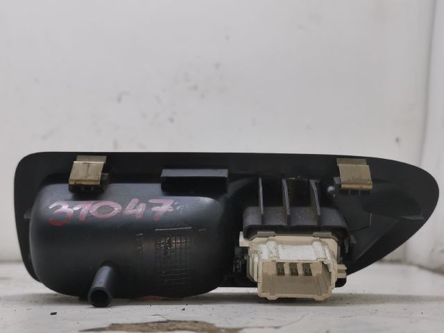 bontott RENAULT LAGUNA II Jobb hátsó Ablakemelő Kapcsoló